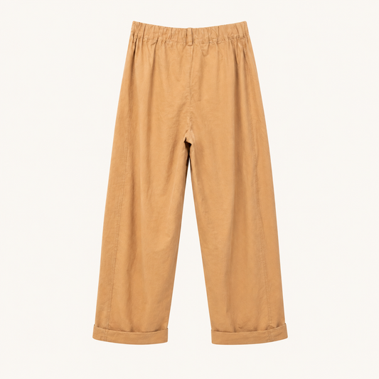 Pantaloni beige a vita alta con tasche frontali e risvolto sul fondo
