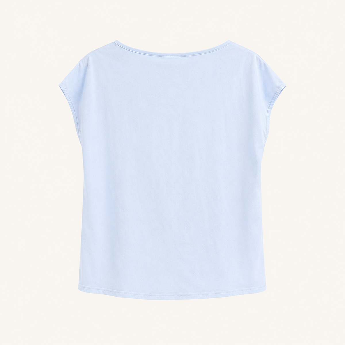 Top azzurro chiaro con maniche corte e scollo tondo