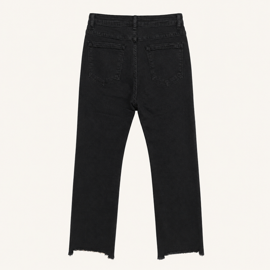 Jeans nero trombetta con fondo sfrangiato