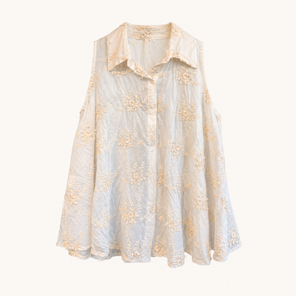 Camicia smanicata bianco panna ricamata con colletto e bottoni