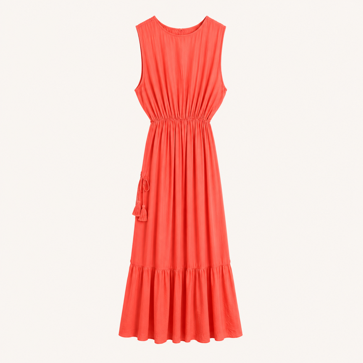Abito lungo corallo con volant, scollo a V e balze асimmetriche