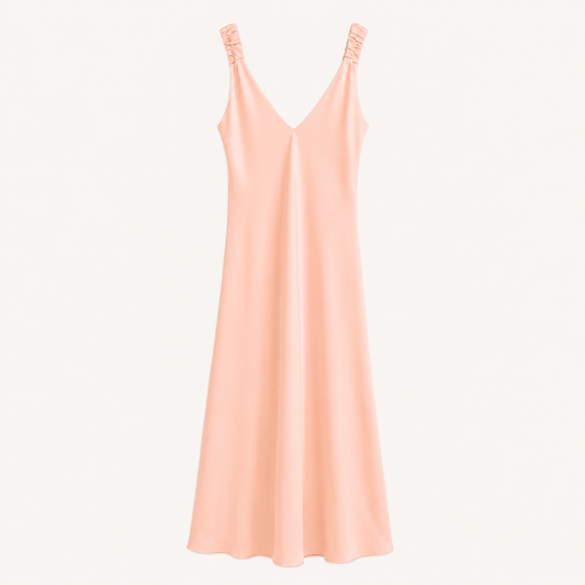 Abito lungo rosa cipria con spalline arricciate e scollo a V