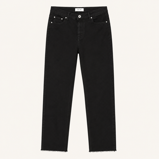 Jeans nero trombetta con fondo sfrangiato