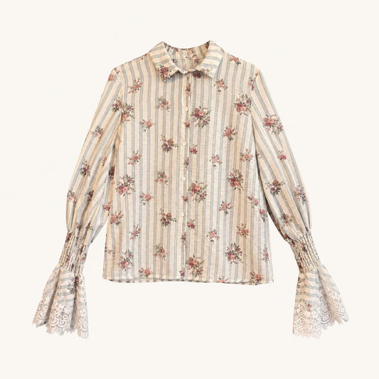 Camicia bianco panna a righe con fantasia floreale e maniche a volant