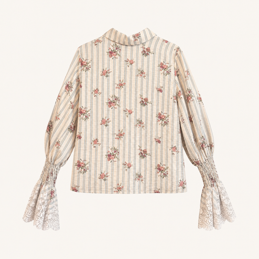 Camicia bianco panna a righe con fantasia floreale e maniche a volant